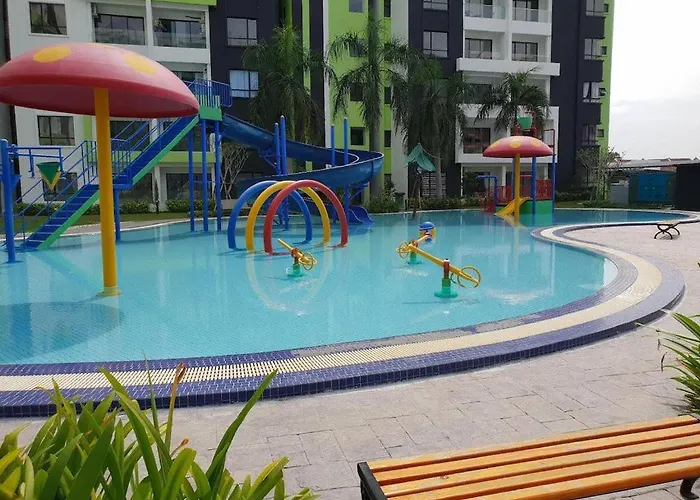 Ipoh Waterpark Pool View Homestay